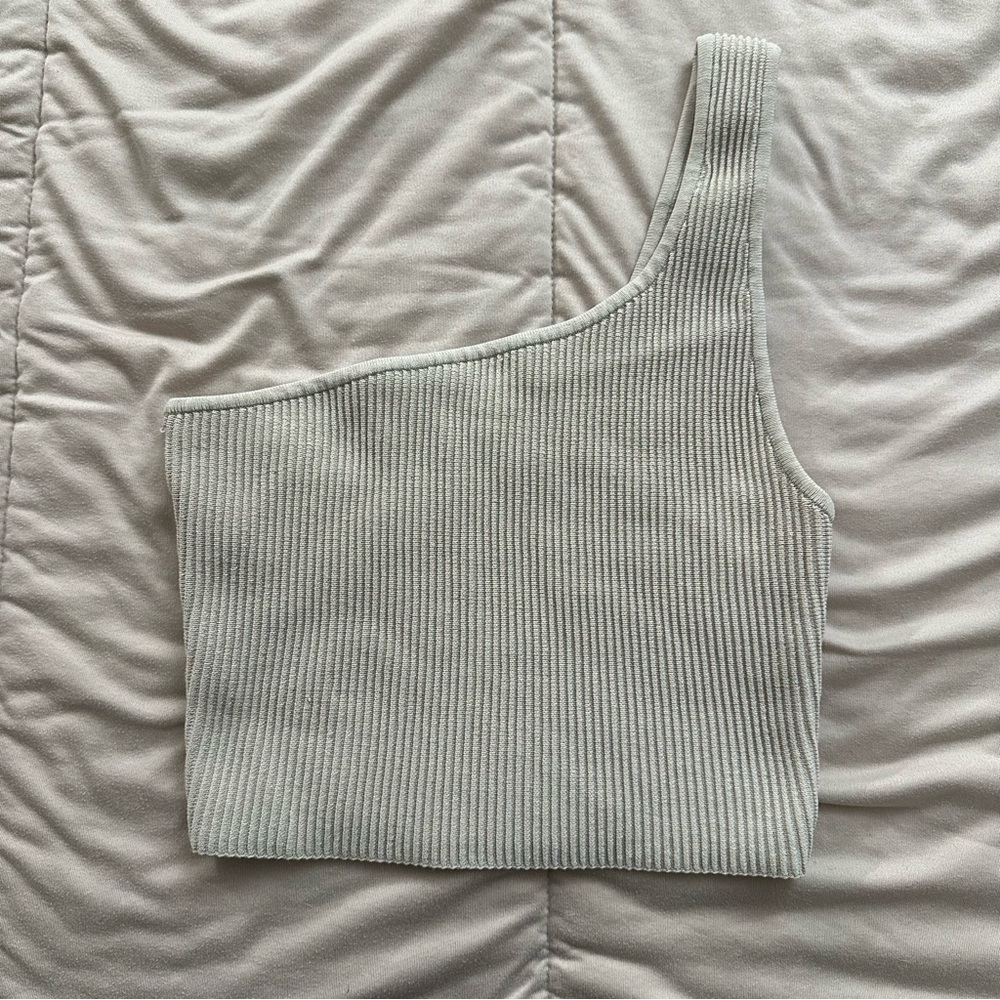 aritzia - babaton one shoulder sculpt knit tank (matte pearl)